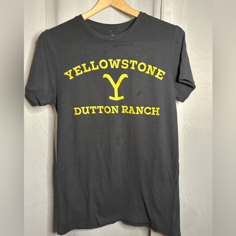 Yellowstone Dutton Ranch Small T-Shirt‎